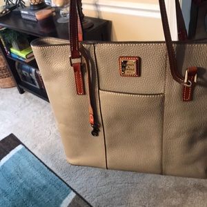 Dooney & Bourke Bags - Dooney and bourke leather Lexington shopper Dooney & Bourke Bags - Dooney and bourke leather Lexington shopper